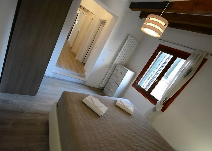 Cera Ca' De La Mandola Daire Venedik